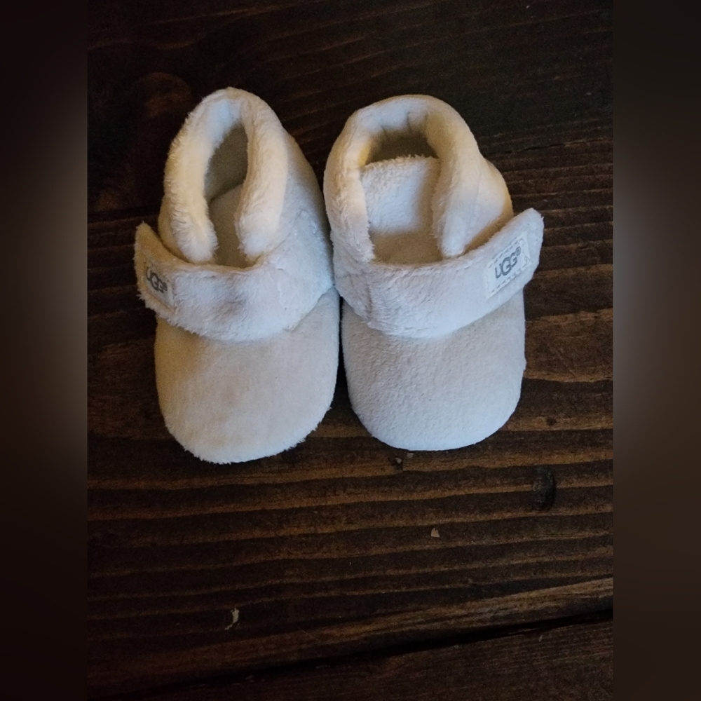UGG Bundle - Picture 6 of 10